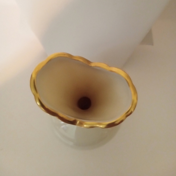 Vintage Cream Colored Lenox Bud Vase Green Stamp Beautiful Gold Trim Unique - Picture 3 of 4